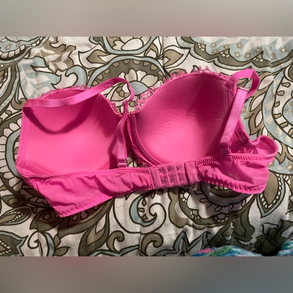 38C Pink Bra - Picture 2 of 3